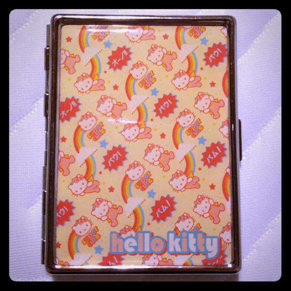 Hello Kitty Mirror and Money Holder - Picture 2 of 5